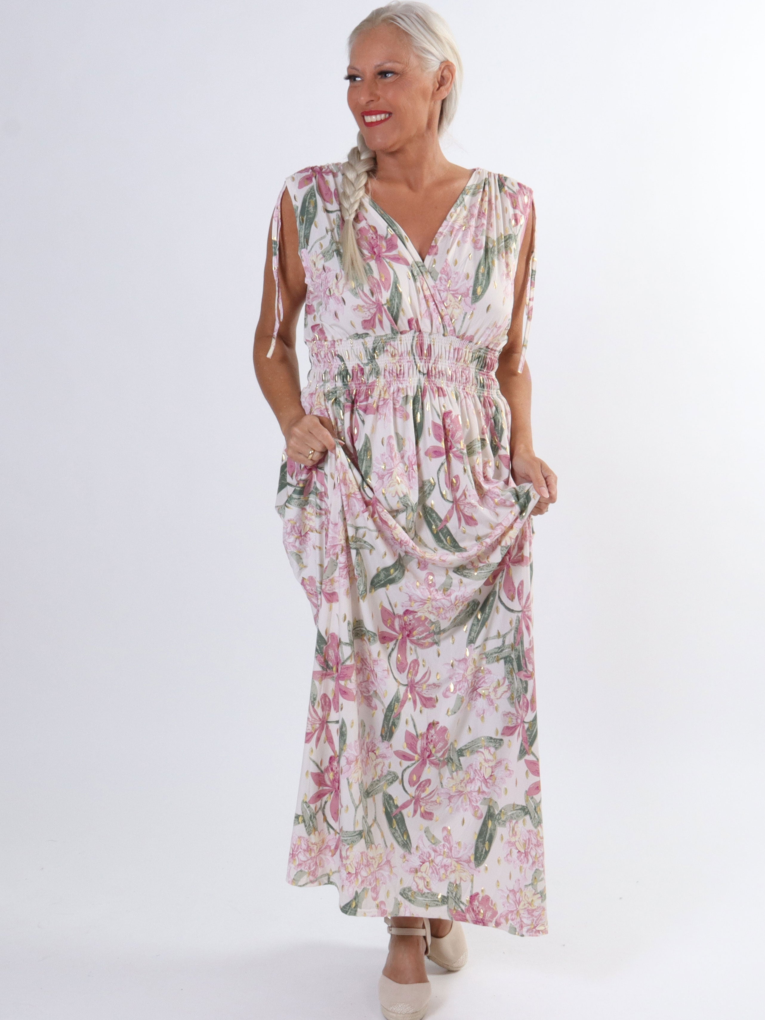 Pams Flower Sleeveless - Lang blomstret plus size kjole i krølfrit stof